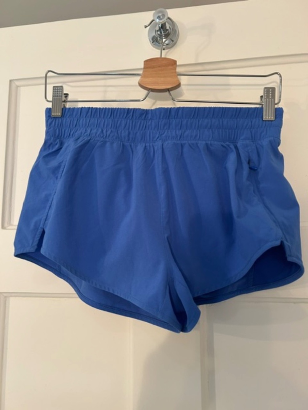 TNA/ARITZIA MoveTech Unlined Athletic Running Shorts - Vibrant Blue size small